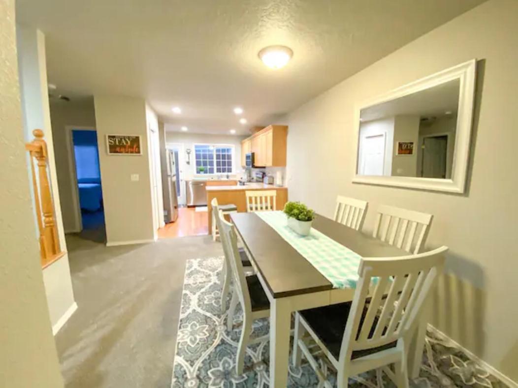 The Getaway Se Boise Condo Across The Street From Greenbelt, Bown Crossing And Boise River 3Bd 3Bath, 4 Beds! Lovely, Homey, Dining Table Seats 6 Экстерьер фото
