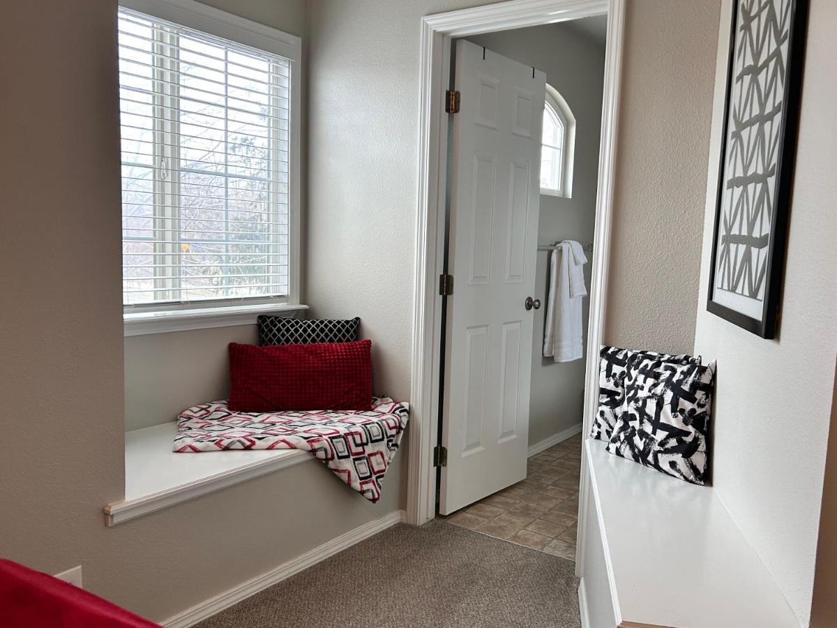 The Getaway Se Boise Condo Across The Street From Greenbelt, Bown Crossing And Boise River 3Bd 3Bath, 4 Beds! Lovely, Homey, Dining Table Seats 6 Экстерьер фото