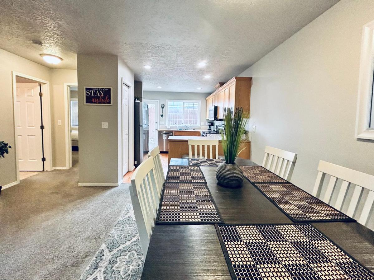 The Getaway Se Boise Condo Across The Street From Greenbelt, Bown Crossing And Boise River 3Bd 3Bath, 4 Beds! Lovely, Homey, Dining Table Seats 6 Экстерьер фото