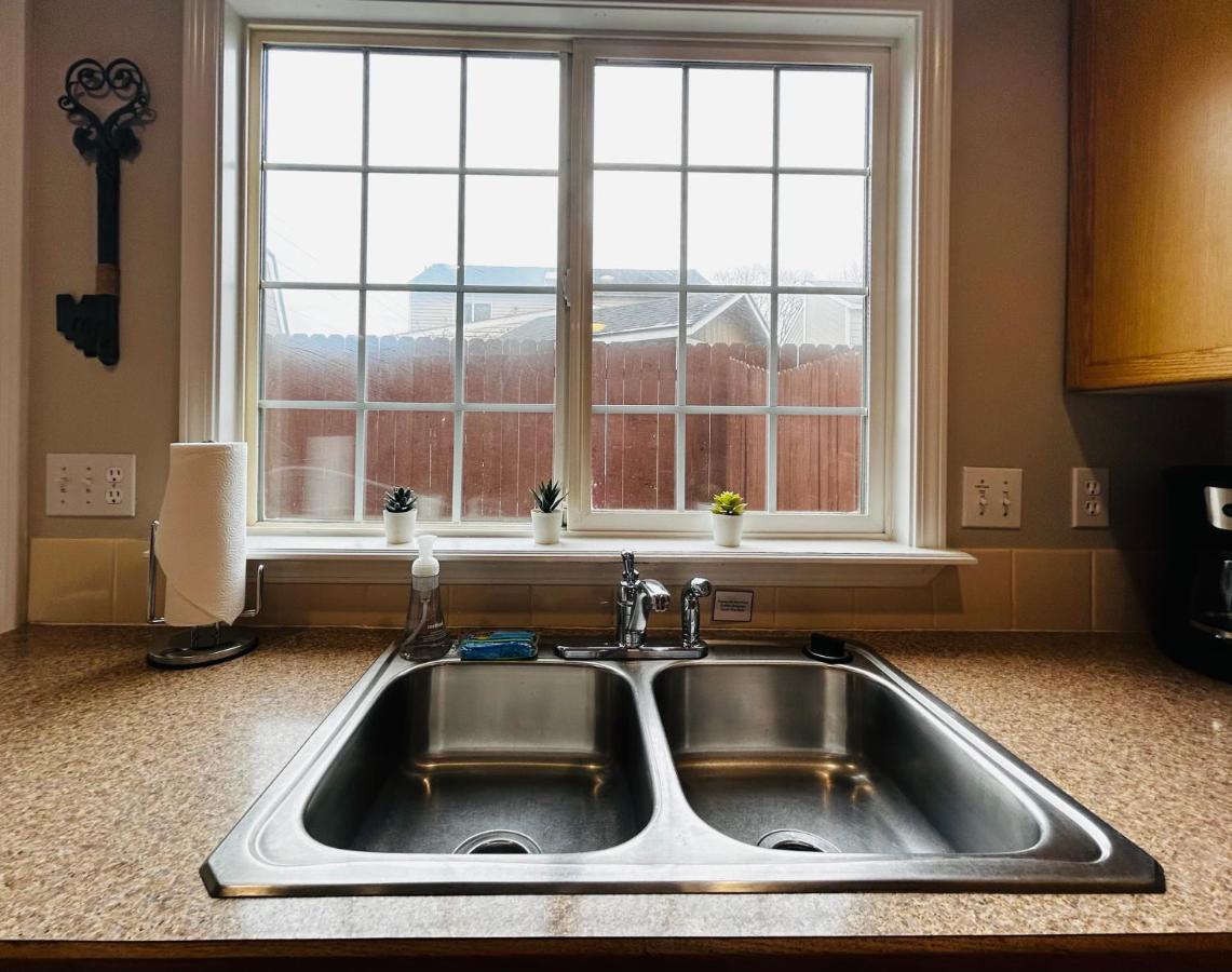 The Getaway Se Boise Condo Across The Street From Greenbelt, Bown Crossing And Boise River 3Bd 3Bath, 4 Beds! Lovely, Homey, Dining Table Seats 6 Экстерьер фото